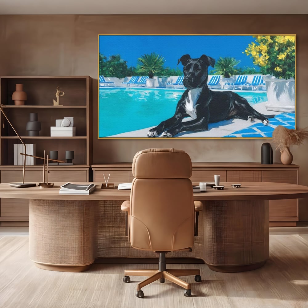 Tablou canvas cu tablou canvas cu caine negru la piscina, in rama de aluminiu auriu, pe perete intr-un birou